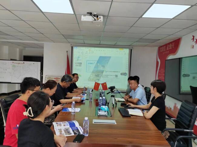 遼寧省測繪地理信息學(xué)會(huì)理事長楊國范、秘書長高振東一行到公司參觀指導(dǎo)